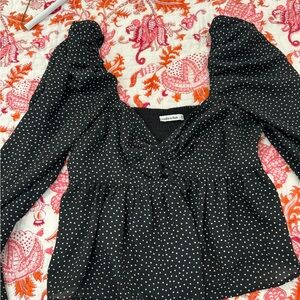 Abercrombie & Fitch Black and White Puff Sleeve Blouse